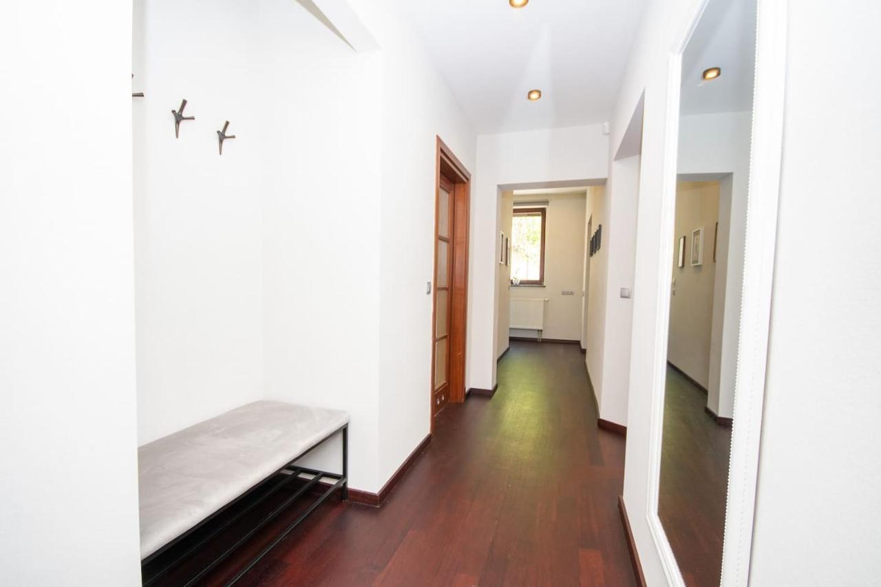 Inpoint 2-Bedrooms Apartment With Private Garden And Free Parking Красков Екстериор снимка