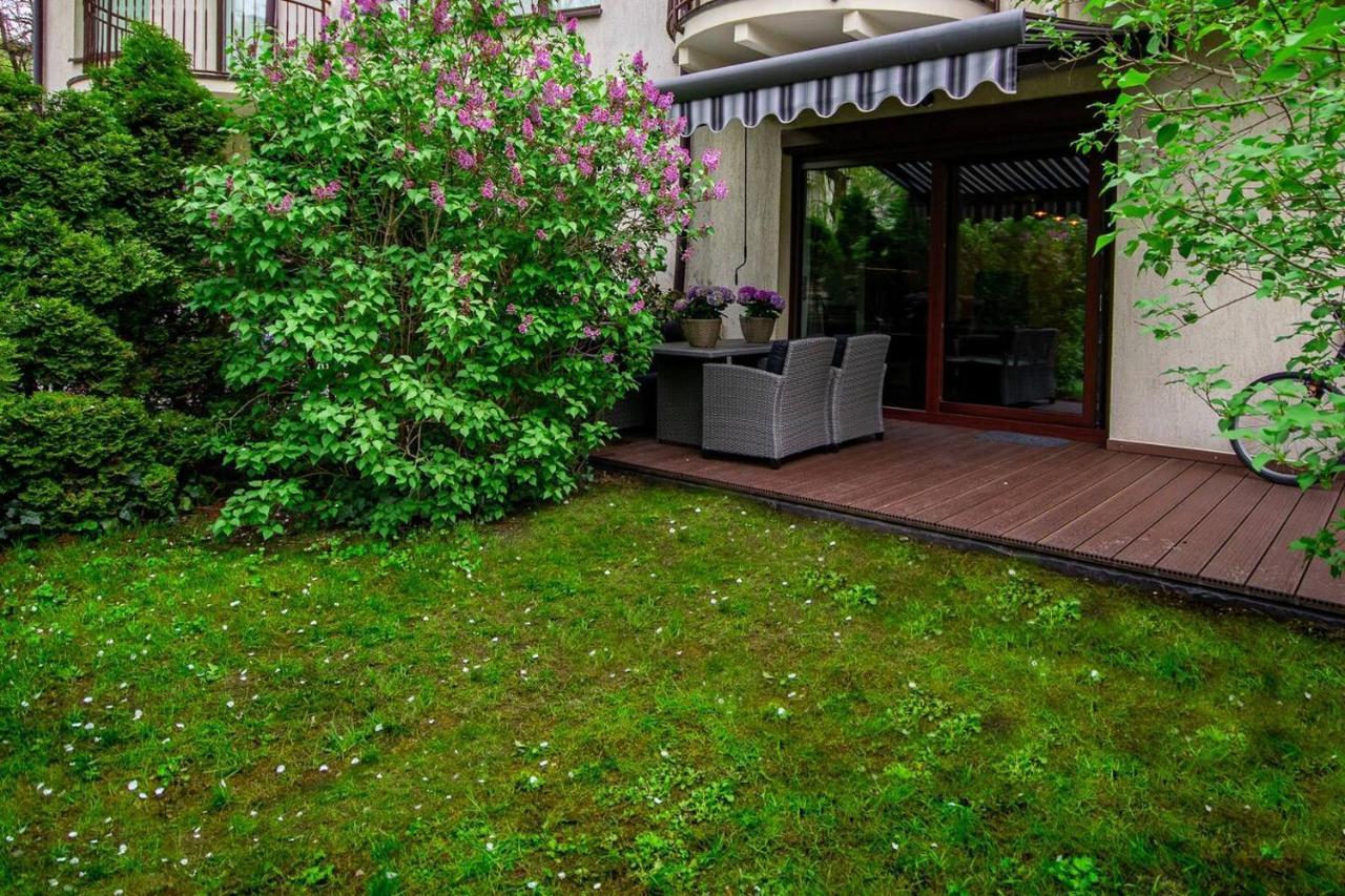 Inpoint 2-Bedrooms Apartment With Private Garden And Free Parking Красков Екстериор снимка