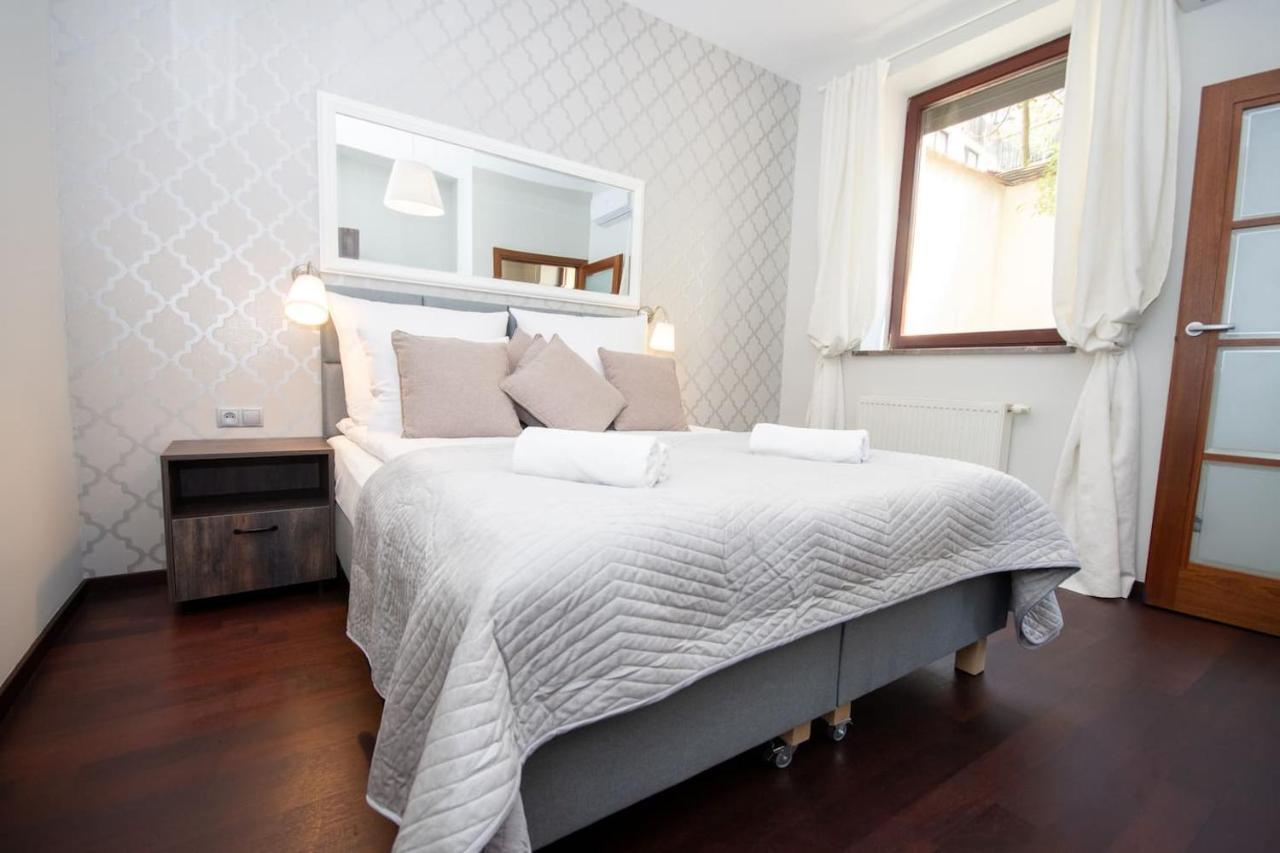 Inpoint 2-Bedrooms Apartment With Private Garden And Free Parking Красков Екстериор снимка